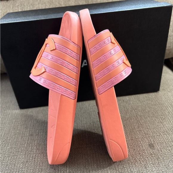 Saks Fifth Avenue Pink and Orange Women's Sandals - Picture 4 of 9
